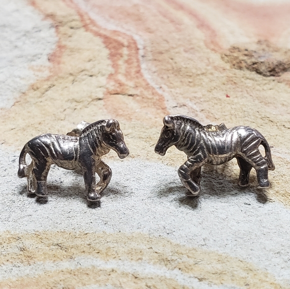 Jewelry - 925 Zebra Earrings.